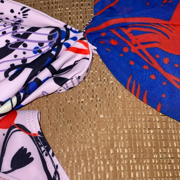 New Monokini Swimsuit with accent sleeves - Picture 8 of 13